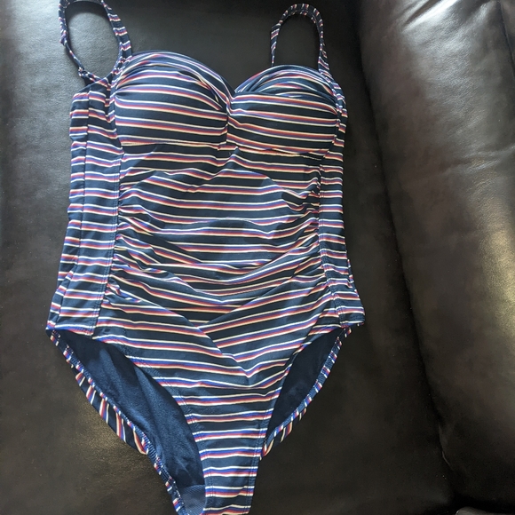 Nip Tuck Swim one piece swimsuit size 8 - Picture 1 of 8
